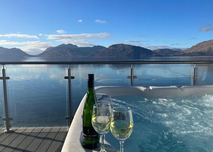 Loch Linnhe Waterfront Lodges With Hot Tubs
