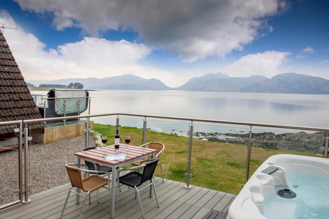Loch Linnhe Waterfront With Hot Tubs Holiday home *
