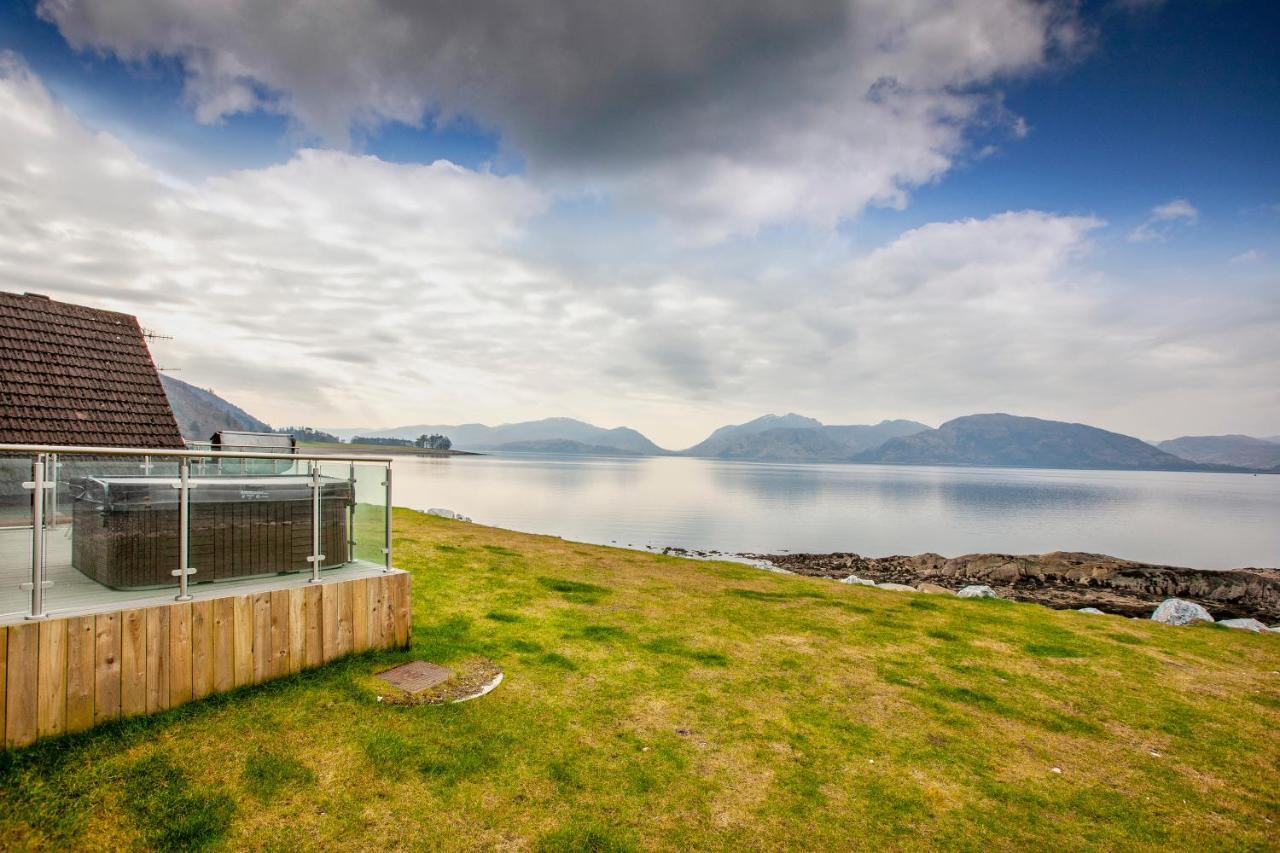 Loch Linnhe Waterfront With Hot Tubs Holiday home Glencoe