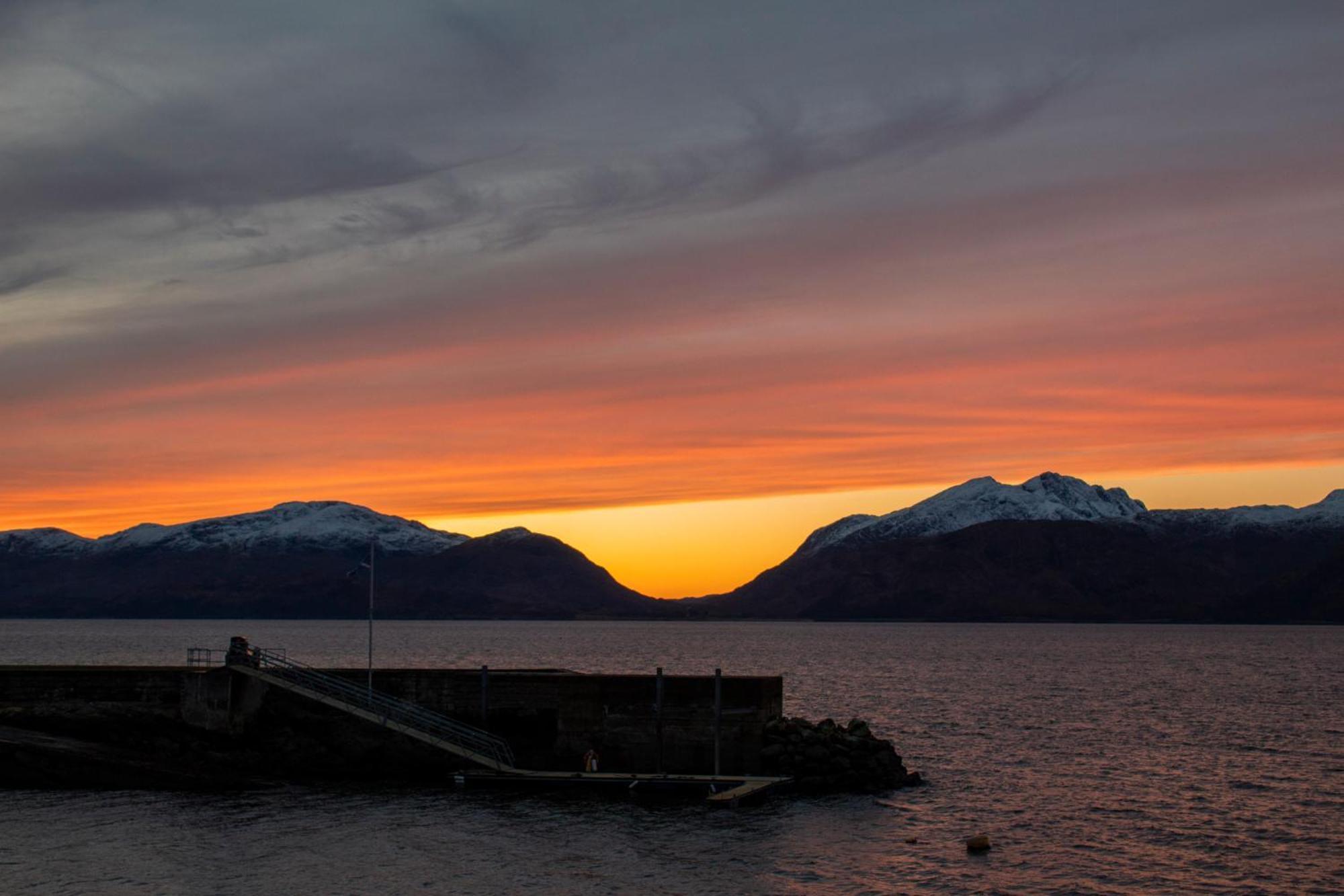 Loch Linnhe Waterfront With Hot Tubs Holiday home Glencoe