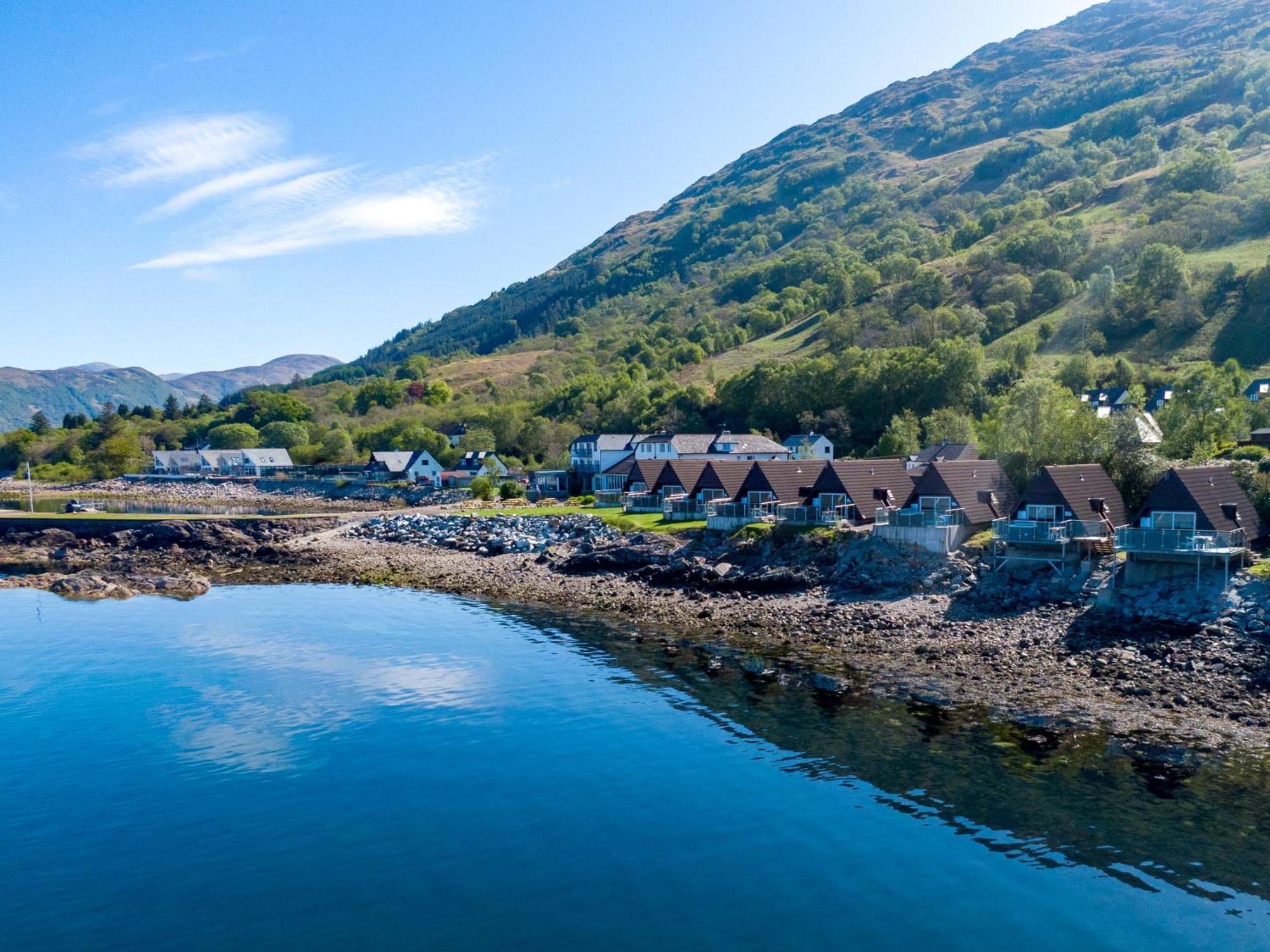 Loch Linnhe Waterfront With Hot Tubs Holiday home *